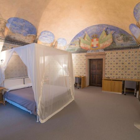 Hotel Cavour Et Des Officiers Bard Buitenkant foto