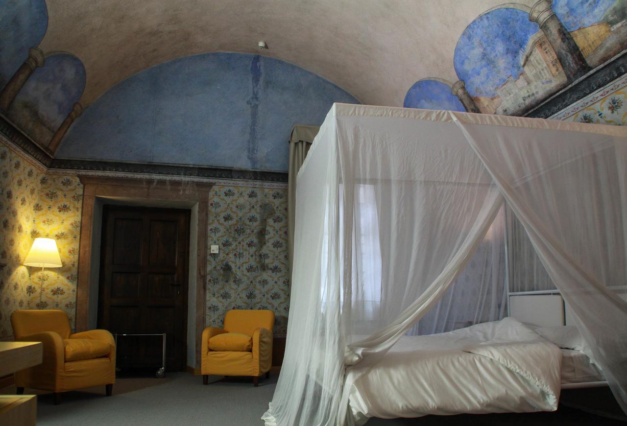 Hotel Cavour Et Des Officiers Bard Buitenkant foto