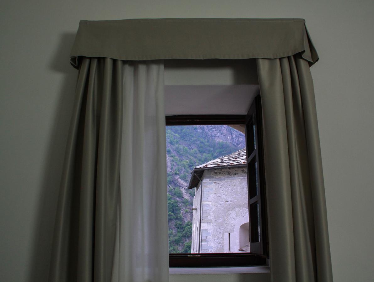 Hotel Cavour Et Des Officiers Bard Buitenkant foto