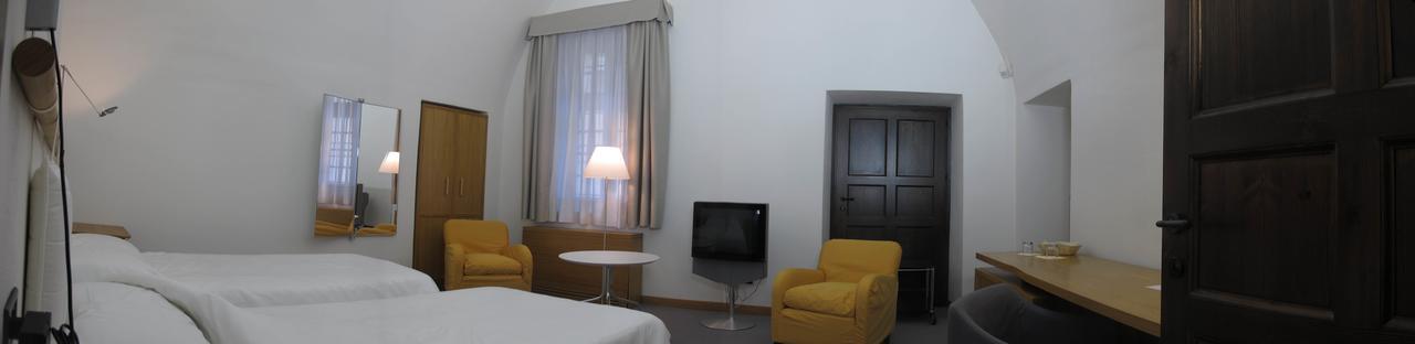Hotel Cavour Et Des Officiers Bard Buitenkant foto