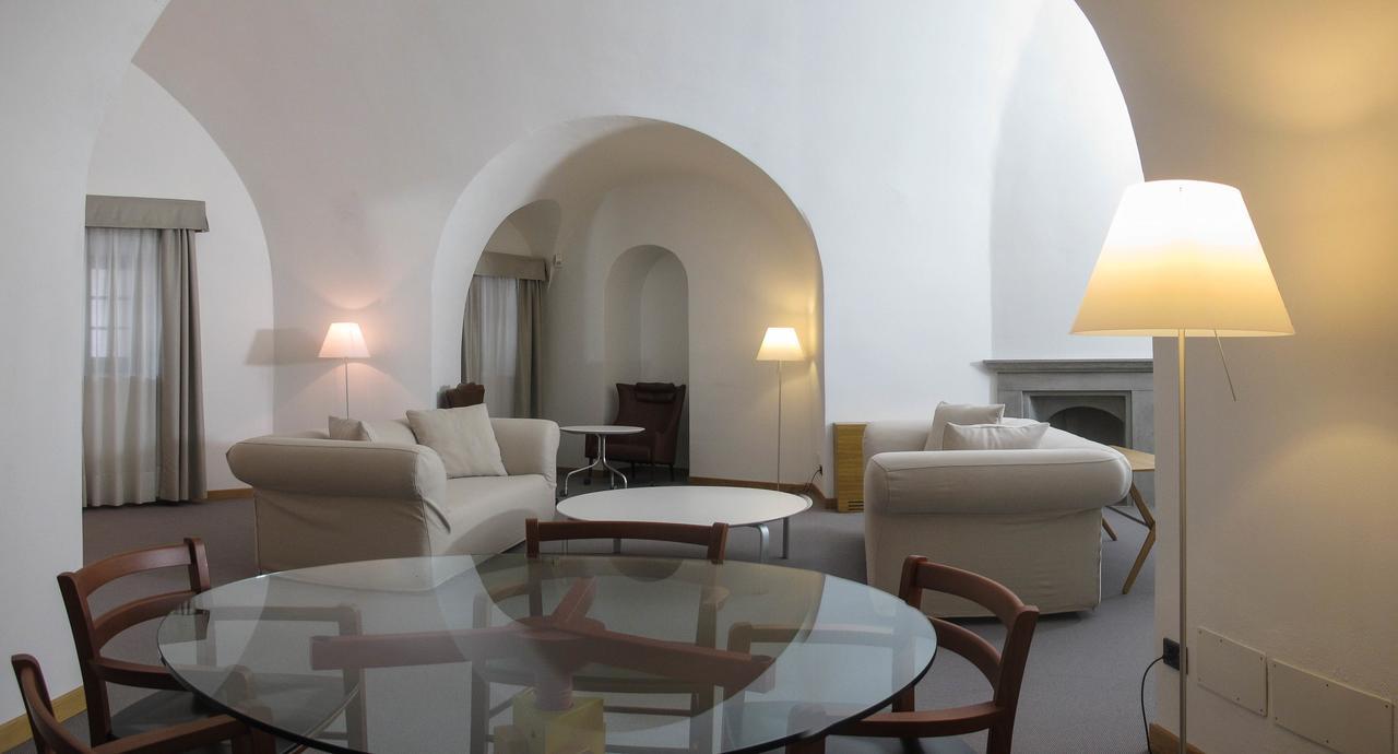 Hotel Cavour Et Des Officiers Bard Buitenkant foto