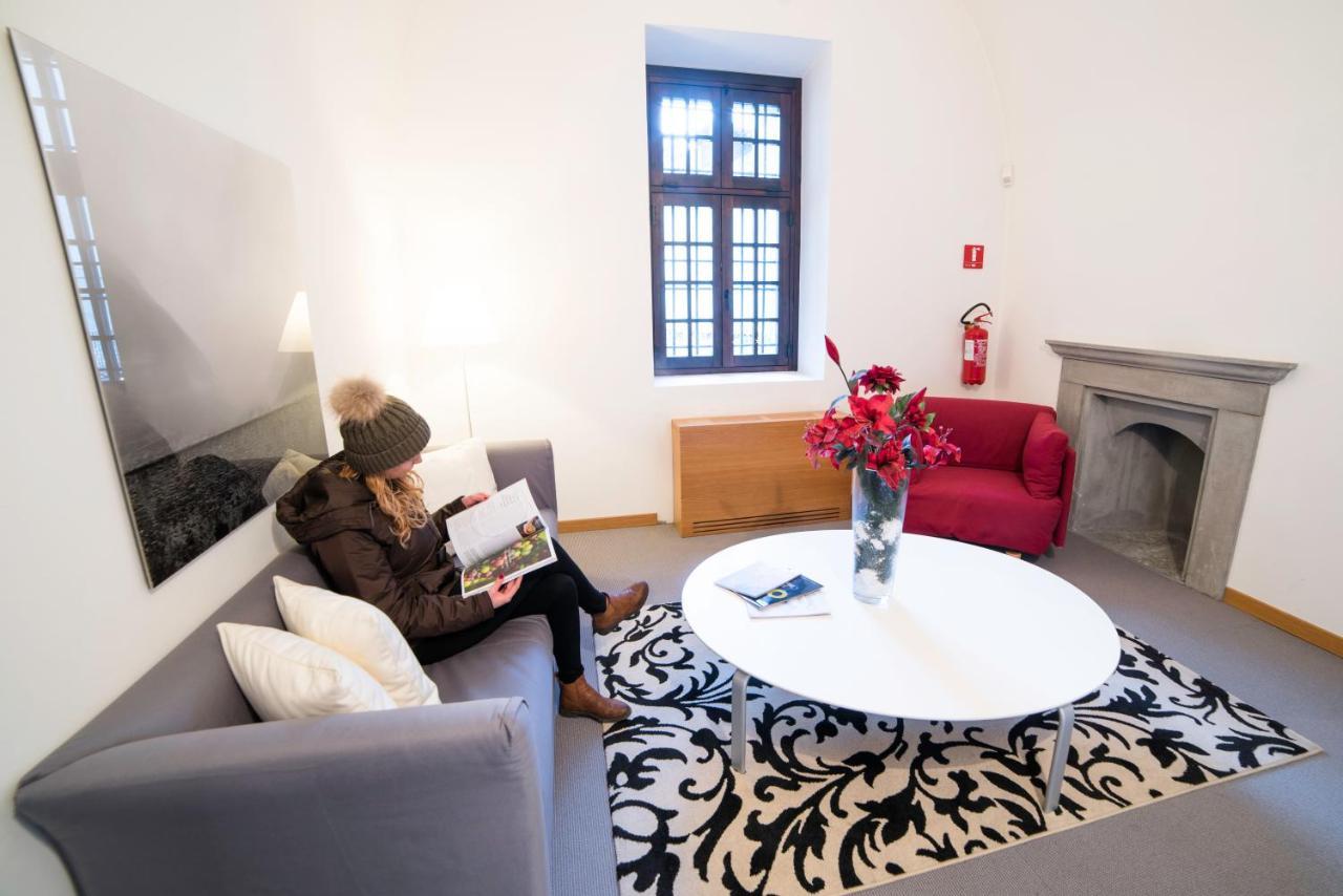 Hotel Cavour Et Des Officiers Bard Buitenkant foto
