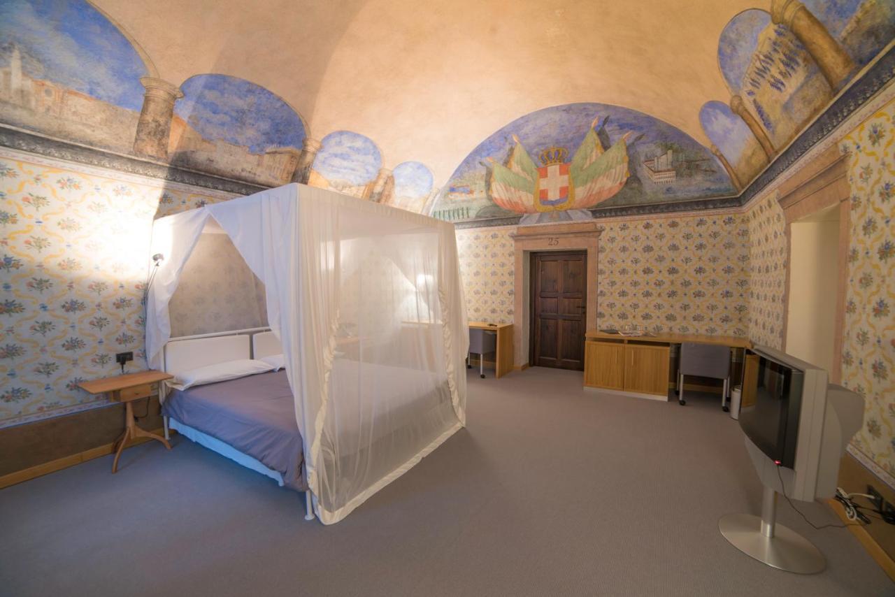 Hotel Cavour Et Des Officiers Bard Buitenkant foto